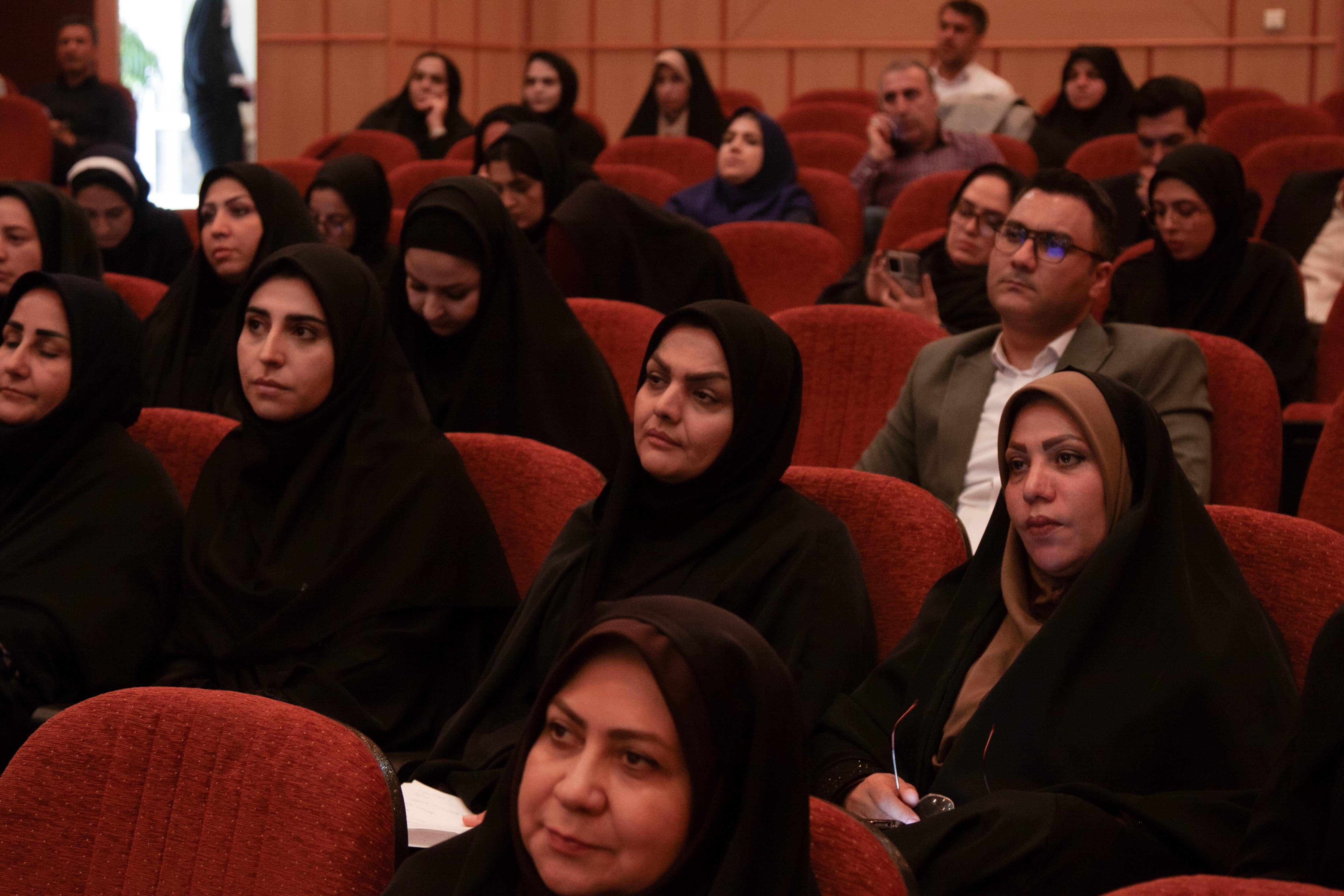 بیست‌وسومین نشست معاونان آموزش ابتدایی و نمایندگان مجلات رشد شهرستان‌های استان تهران در شرکت افست؛ ۱ شهریور ۱۴۰۵